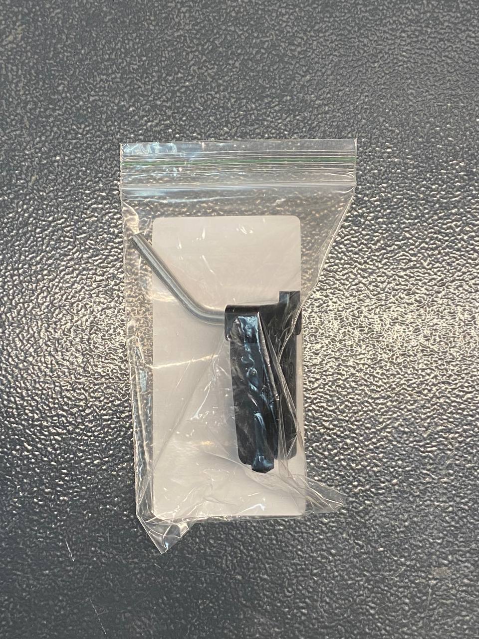 Крючок наклонный 50 мм