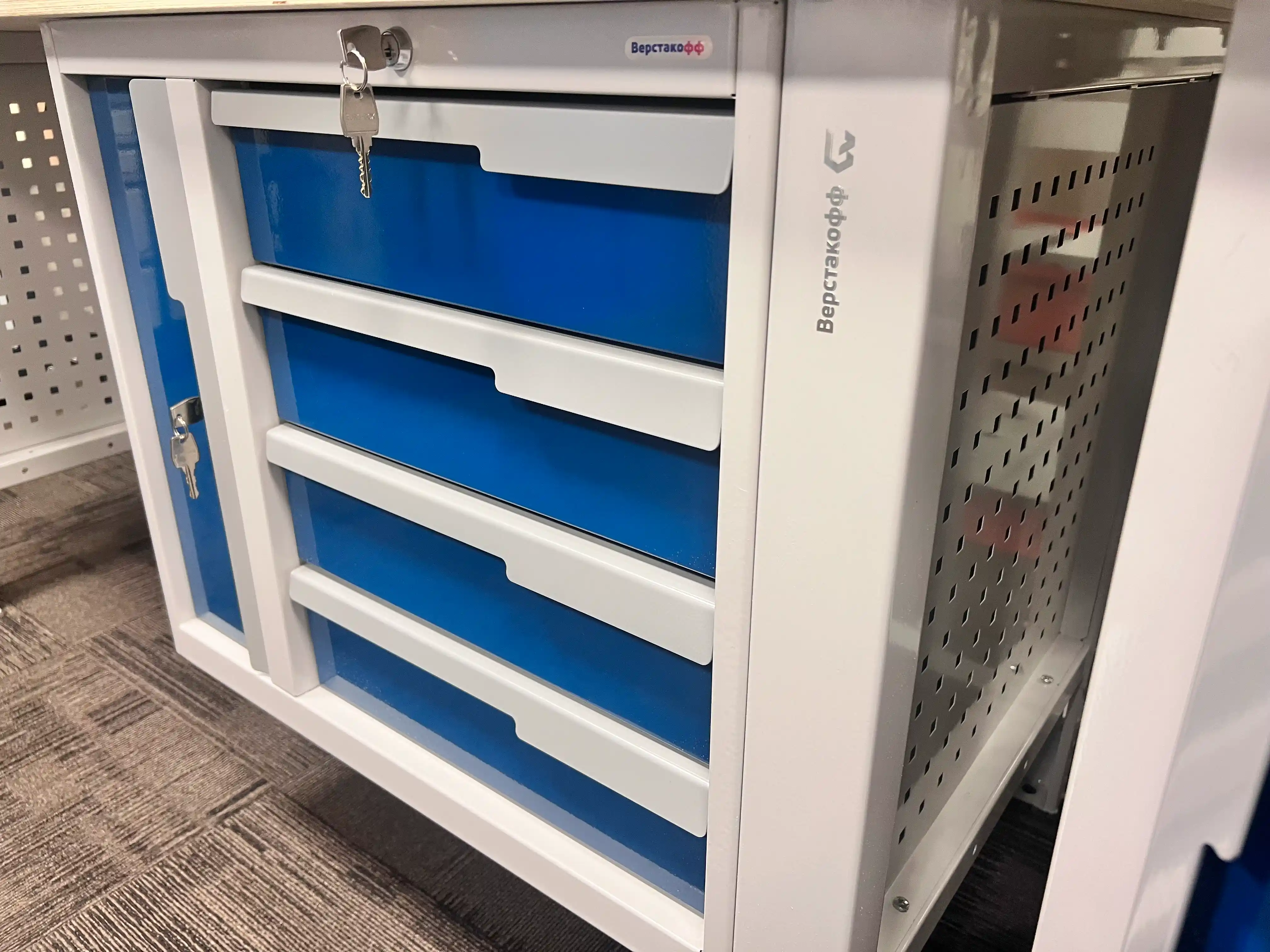 CTR 1602.L26.5-2F Верстак слесарный 2165x1593x743 мм