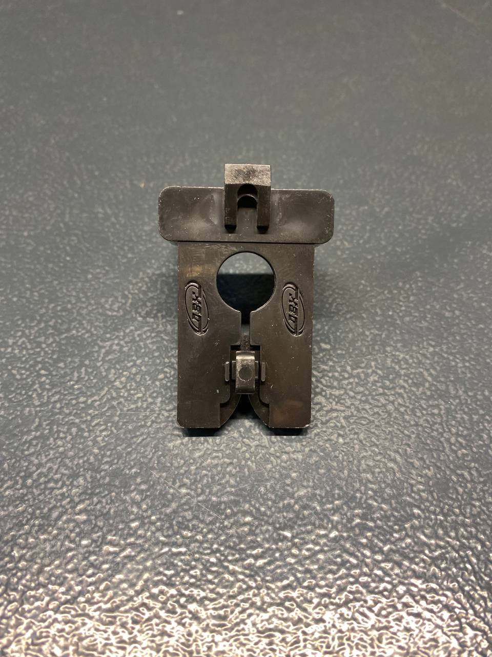 Крючок двойной 38 мм