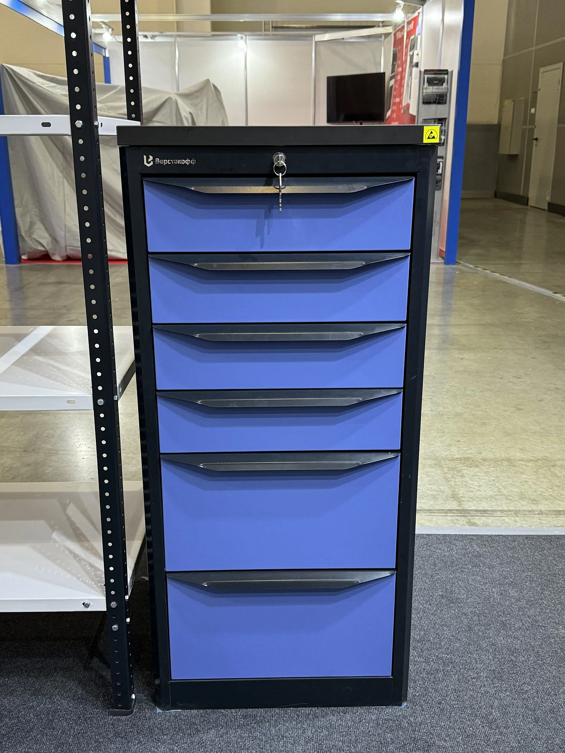 SPC А XL7 Тумба антистатическая 1098x500x610 мм