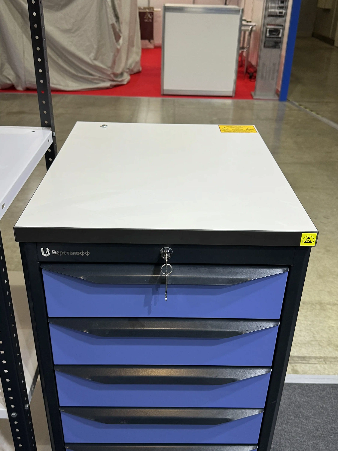 SPC А XL7 Тумба антистатическая 1098x500x610 мм