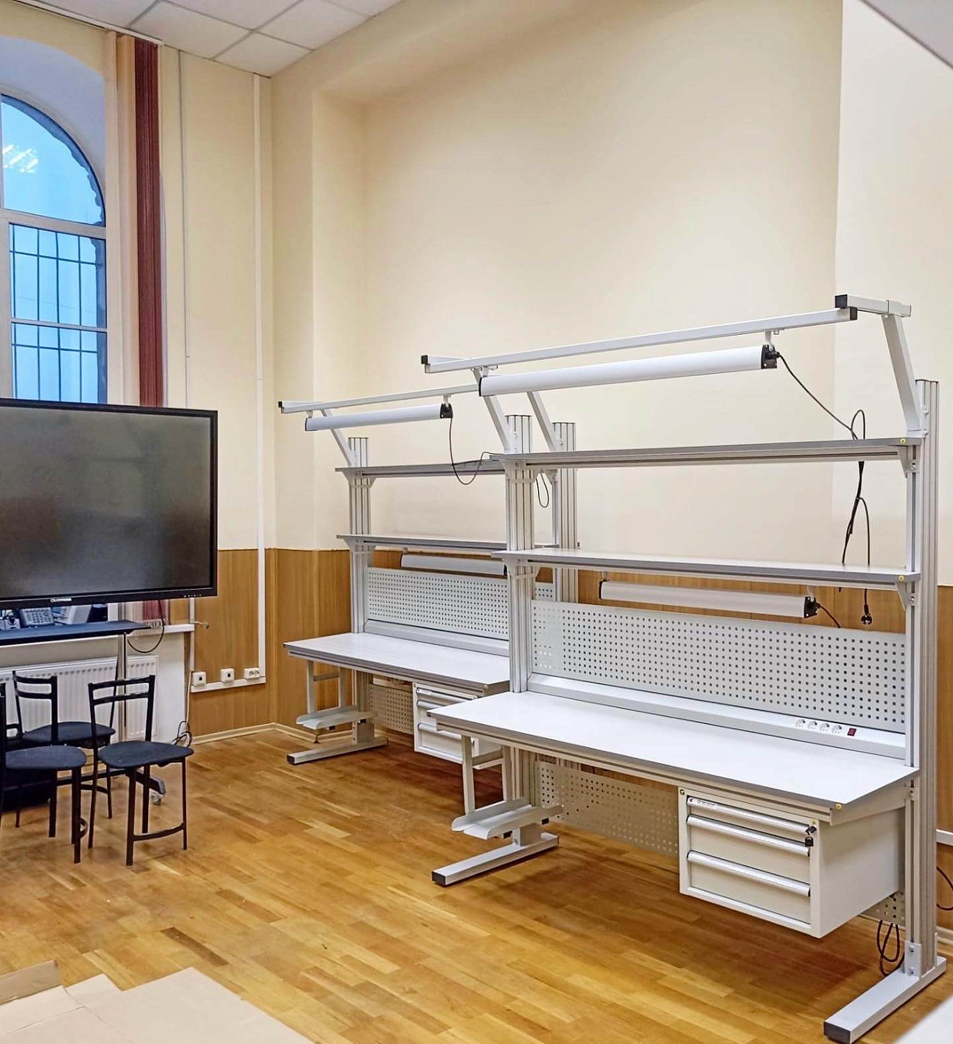 Стол промышленный из конструкционного профиля СПД-КП